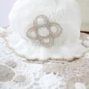 Marlù Cappellino Bianco/Sabbia con Ricamo per Neonate